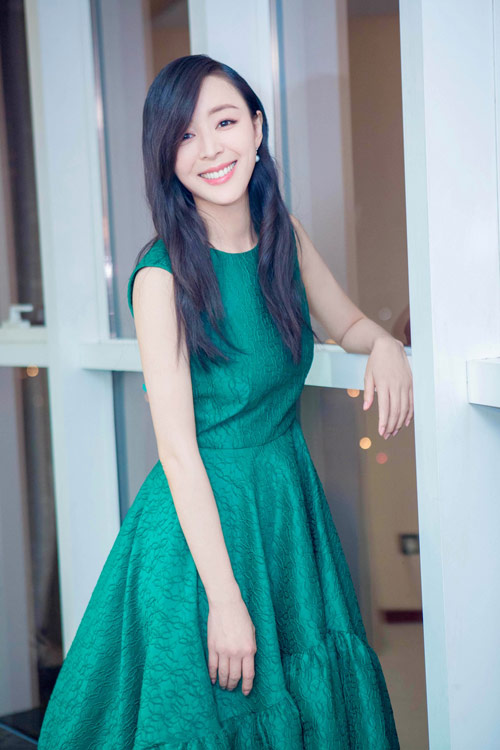 张静初回归小荧幕 新作《咱们相爱吧》今日首播