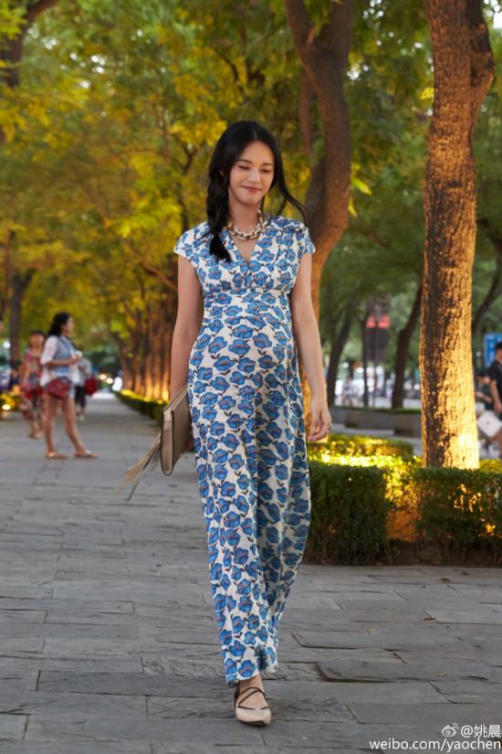 姚晨产女凑成好字 姚晨孕期美照全回顾--人民