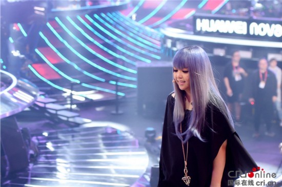 《梦想的声音》Hebe唱到手发抖 林俊杰田馥甄