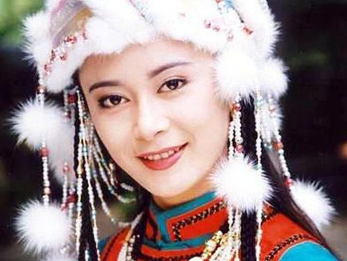 《伪装者》靳东妻子是赵薇同学 北影96级同班