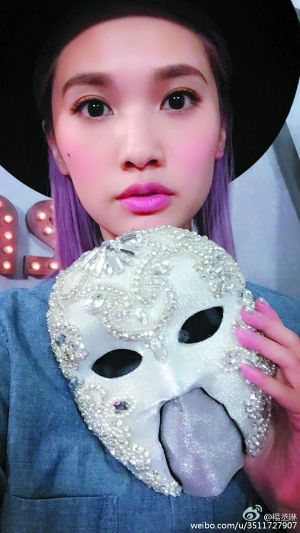 蒙面唱将猜猜猜一闪一闪亮晶晶的钻石女士 杨