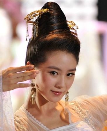 杨幂赵丽颖刘诗诗 因古装剧大红大紫的女星