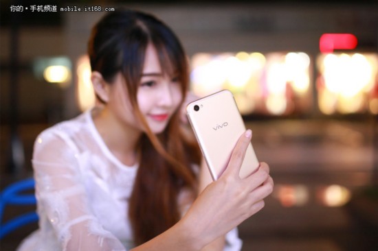 vivo X9评测:前置双摄让自拍不仅是美颜