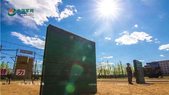 延时摄影 | 走遍大江南北 还是军营最美(组图)