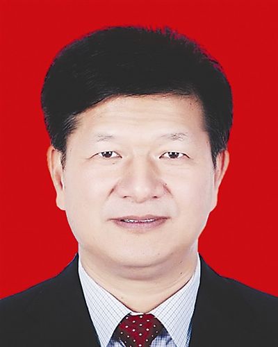 陈兴超同志陈兴超,男,汉族,1963年2月生,浙江诸暨人,1984年11月入党