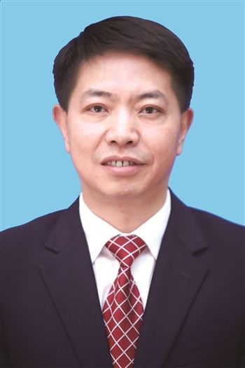 海东市二届人大一次会议举行主席团第四次会议--青海