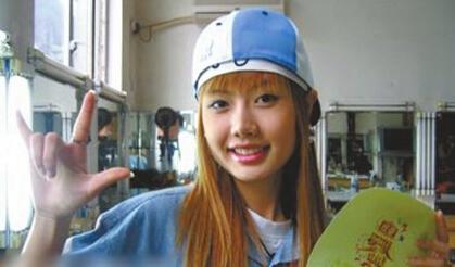 揭昔日超女现状 何洁当妈韩真真出家王媞蹲监