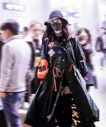 谢娜微博晒照霸气测漏,网友:太酷了要扑过去