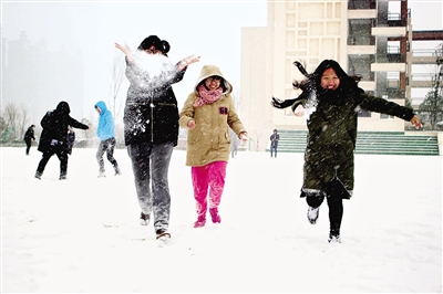 有一种撒欢叫放假一天 郑州:中小学、幼儿园今