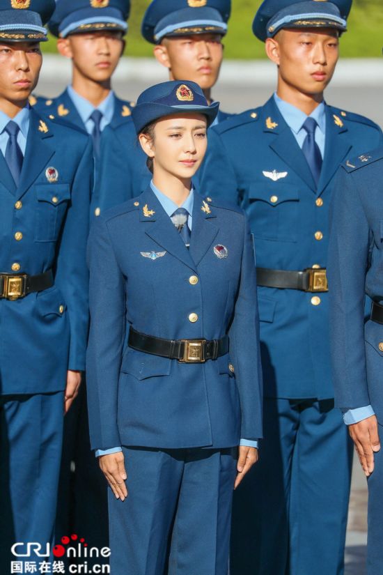 帅! 《真正男子汉2》空军新兵报到(图)