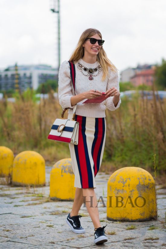 �V�ѳ���b�������c���H�o�ˬ�²������ǳW