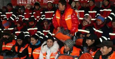 曝张一山是韩红侄子 张一山扫大街 李易峰也在