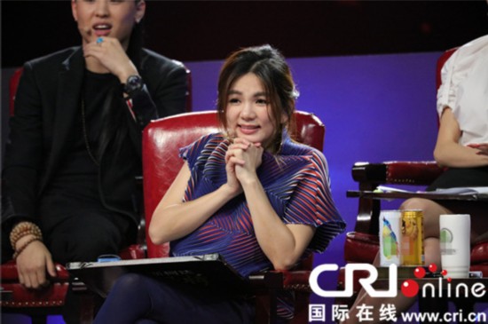 Ella《蒙面》盛典表白许志安台下老公露微笑