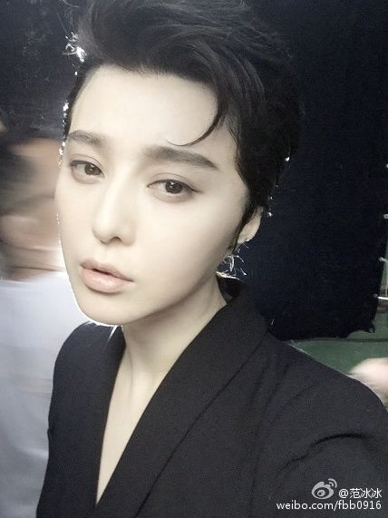 赵丽颖穿职业装变霸道总裁 范冰冰刘亦菲孙俪