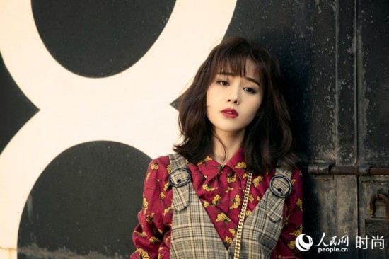 郑合惠子复古写真首曝光 红唇媚眼娇俏美艳