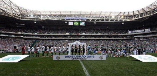 巴西沙佩科恩斯足球队遭遇空难 巴西宣布哀悼