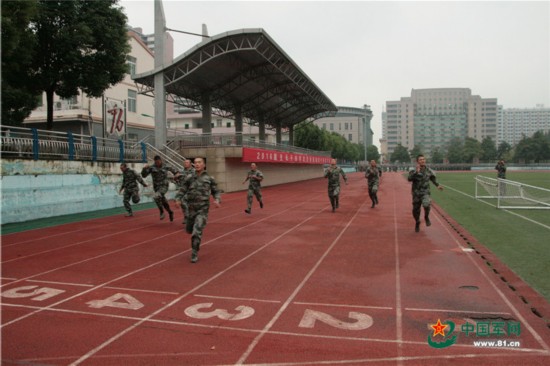 独家记忆|军校生的新训考核是啥滋味(组图)