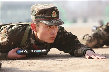 警营小鲜肉变身铁血战士--青海频道--人民网