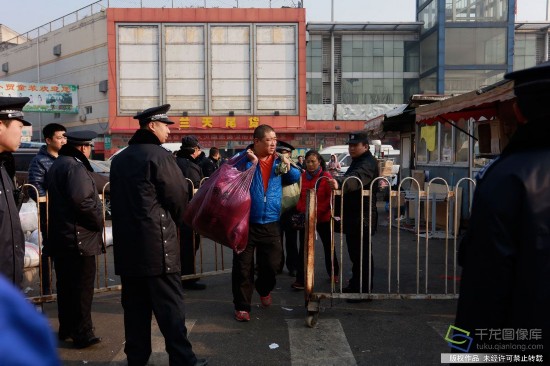 天兰天尾货市场十年相伴终别京城