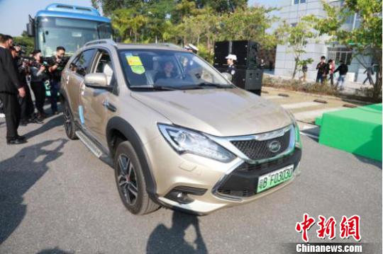 深圳试点启用新能源车牌 突出绿色元素