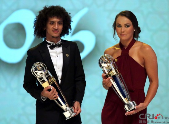 2016亚足联年度颁奖典礼:阿联酋球员奥马尔荣