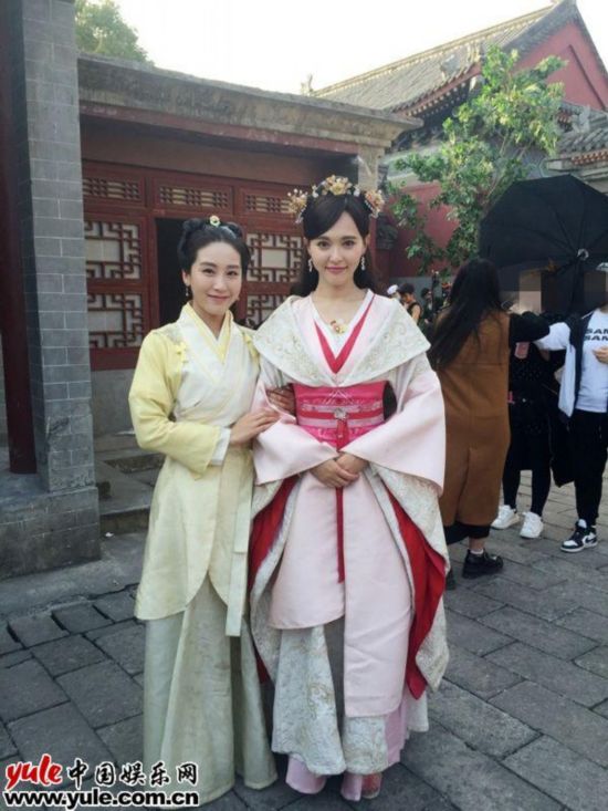 《锦绣未央》曝花絮照 周美毅唐嫣世纪大和解