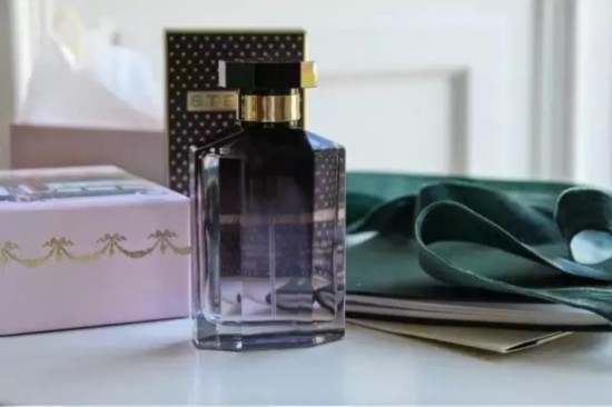 魔镜魔镜,谁是世上最好闻的玫瑰香水?