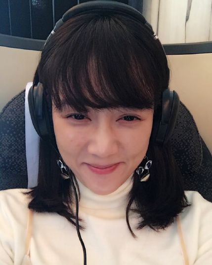 陈乔恩水土不服脸和身体过敏 微笑晒照:劳碌命