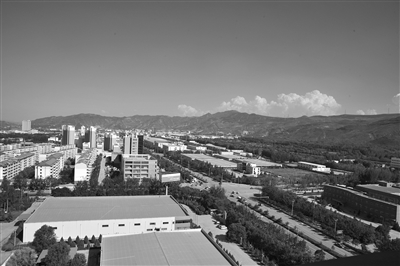 格尔木:把工业园建成生态园