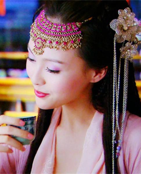 谁拥有最迷人的侧颜呢?:唐嫣郑爽杨幂刘诗诗Angelababy