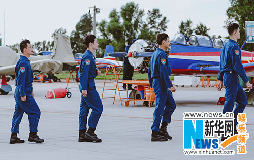 蒋劲夫《真男》秒变大舌头 主动深蹲太实诚--江