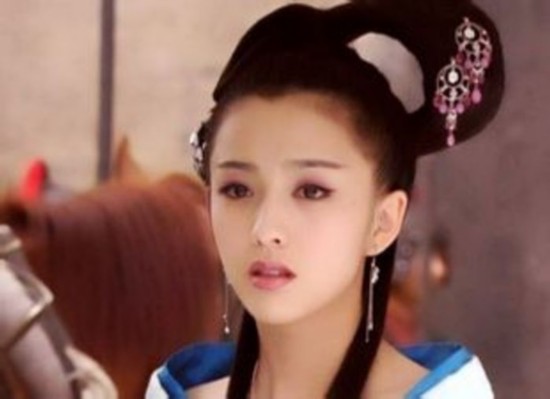 毛晓彤佟丽娅唐艺昕 古装惊艳现代装平凡的女