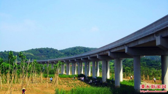 村庄整治 村民变市民幸福感倍增--人民网江苏频