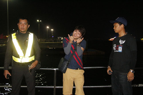 泰媒:泰国醉酒男导游暴打中国女游客 打人后拍