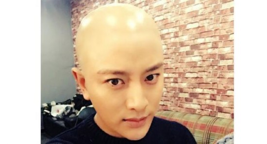 颜值依旧!吴亦凡剃头照曝光 胡歌李易峰贾乃亮 男星光头造型pk