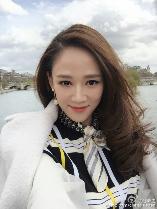 《放弃我抓紧我》陈乔恩造型发际线飞出天际