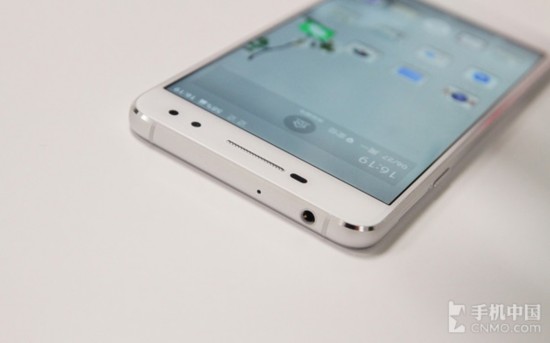 TCL 750