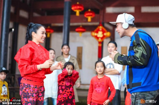 《爸爸4》妈妈开吐槽大会 沙溢爆肥遭胡可嫌弃