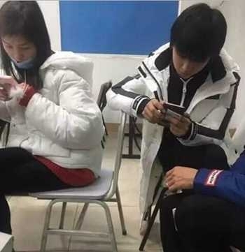 王俊凯考试不忘撩妹 粉丝吃醋大呼:好好考试撩