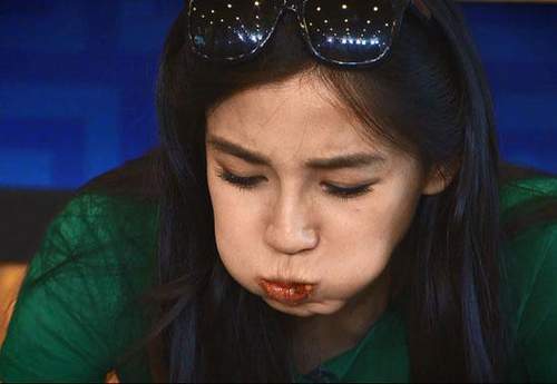 看赵丽颖吃相肚子饿,最后这个的吃相太雷人!