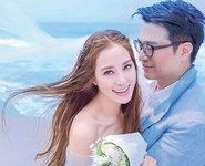 徐子淇再拍婚纱照 纪念与老公李家诚结婚10周年