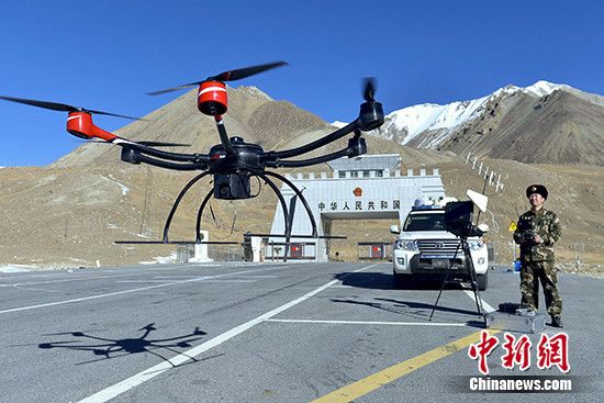 新疆边防利用无人机巡查帕米尔高原边境线