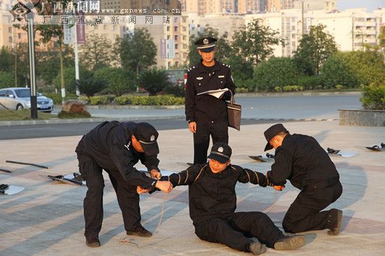 宜州法警体能达标考核 参考率通过率获双百