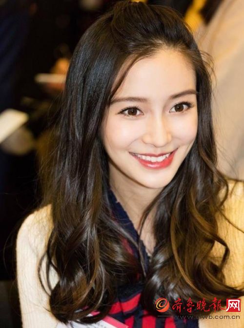 baby发高清自拍照暴露脸上小秘密 鼻子上的粉