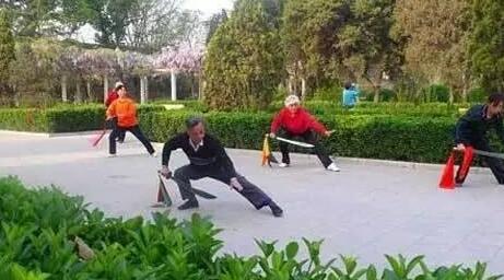 收好了!2个测试12个护膝动作教你护膝盖