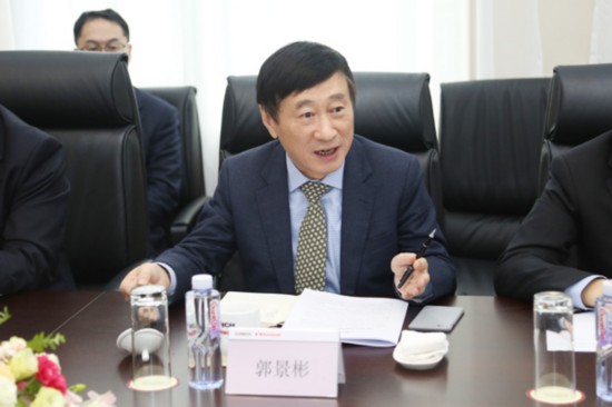 共同推进税不掌档 名企动态      海螺创业董事长郭景彬表示海螺与