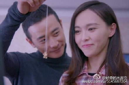 唐嫣罗晋公开订婚 唐嫣大赞男友自曝父母很满