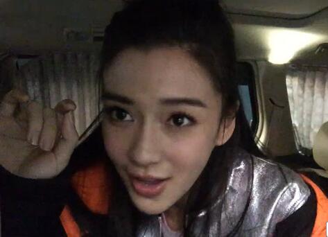 女星直播房间挤爆!赵丽颖娜扎 她们都播啥?