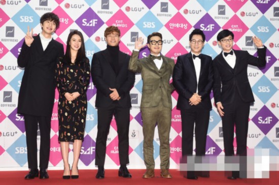 Running Man》六位固定成员合体亮相 金钟国宋