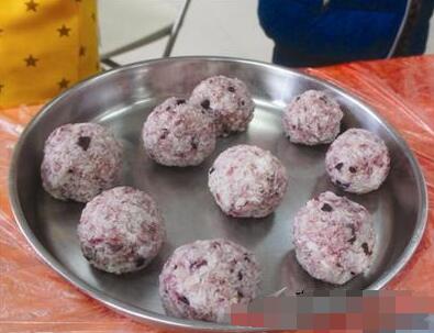 大朗制作《求富路传统美食食谱》绝活不“绝后”